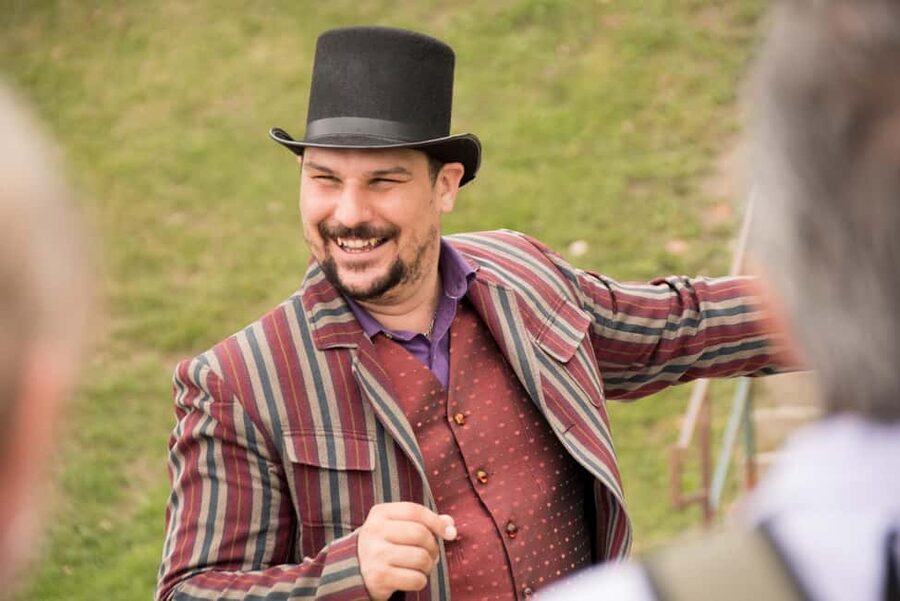 Quebec City: Old Quebec Historical Walking Tour - Why a costumed guide changes Old Quebec