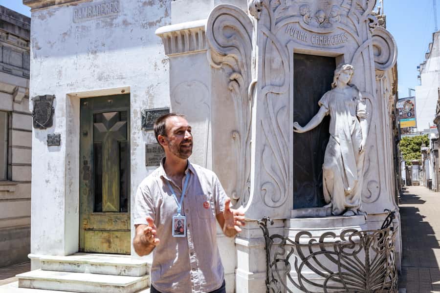 Recoleta Cemetery - Small Group Tour of History & Secrets - Key things to know before you book
