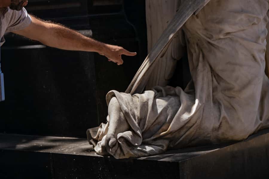 Recoleta Cemetery - Small Group Tour of History & Secrets - Timing, walking, heat, and weather