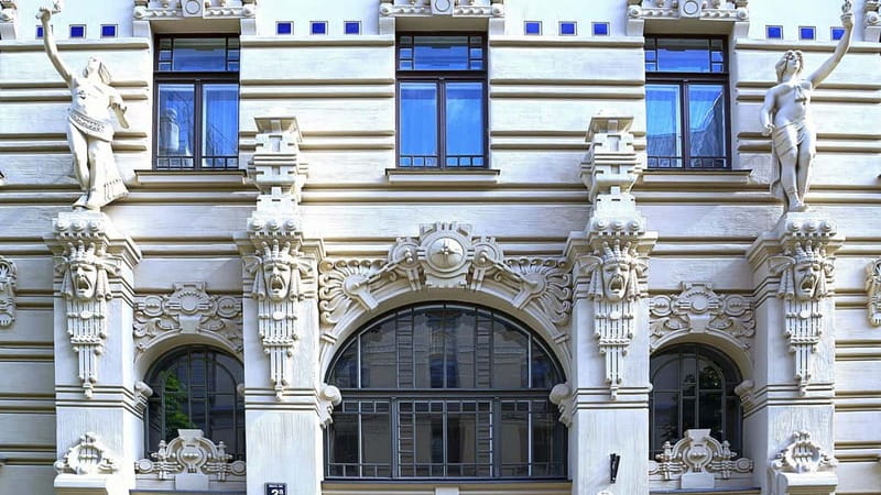 Riga: 2-Hour History of Art Nouveau Walking Tour - Group size, pace, and accessibility