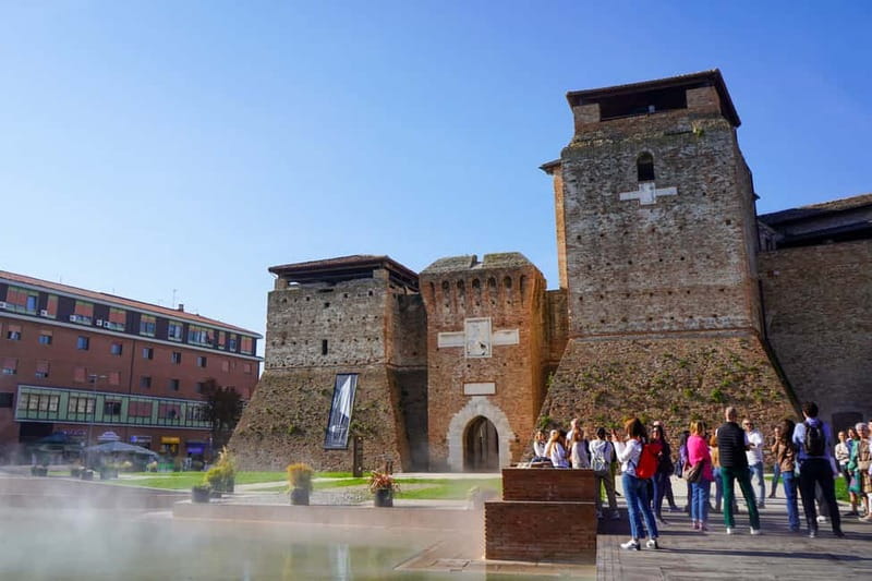 Rimini: Guided Walking Tour of the Historic City Center - Why this short Rimini tour works