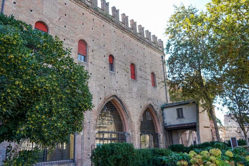 Rimini: Guided Walking Tour of the Historic City Center - Ponte di Tiberio and the practical skill of Rome