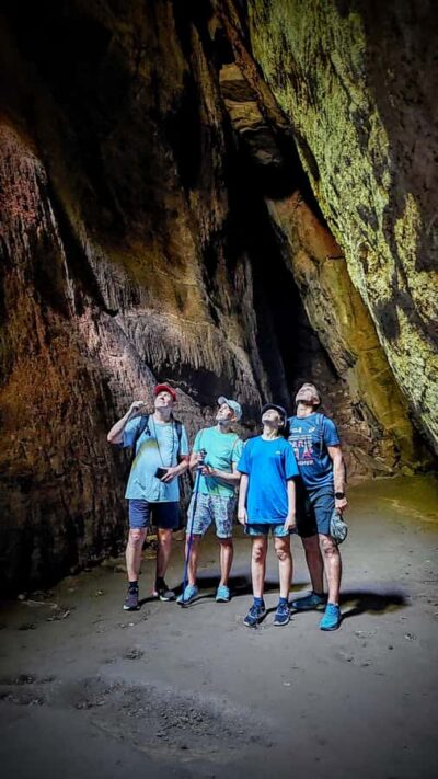 Rio: Tijuca Forest Small Group Hike to Caves and Waterfalls