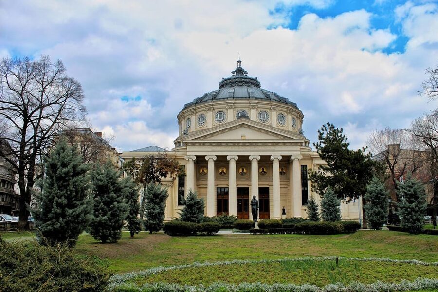 Roma Culture, Realities and Slavery History, Walking tour - Mesteshukar ButiQ and the optional jewelry workshop