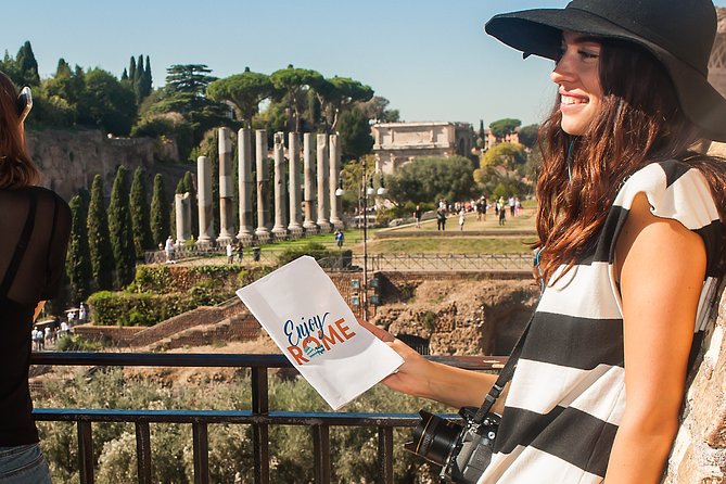 Rome: Colosseum Arena Floor, Roman Forum and Palatine Hill Tour - Guide quality and the audio equipment