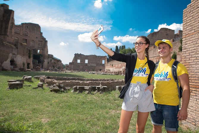 Rome: Colosseum Arena, Roman Forum & Palatine Hill Tour - Guide quality, language, and headsets