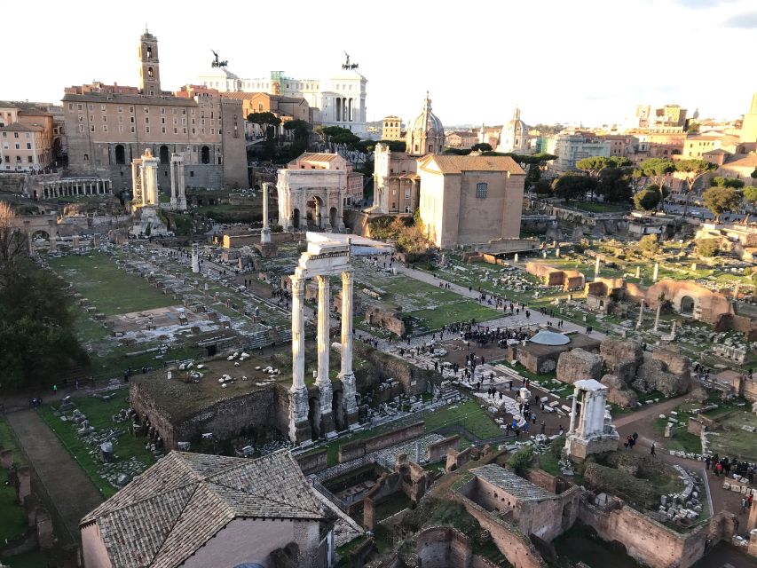 Rome: Colosseum, Roman Forum, and Palatine Hill Ancient Tour - How the guides affect the experience