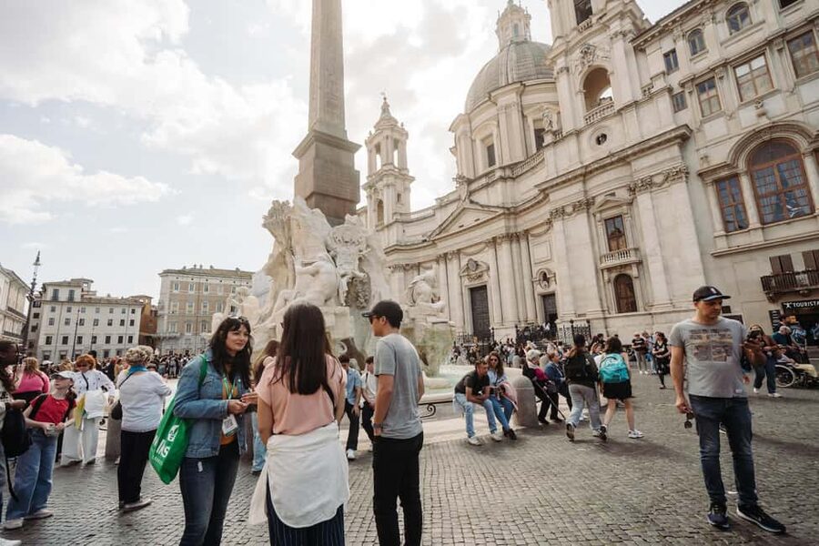 Rome: Colosseum, Vatican Museums & Historic Center in a Day - The guides make or break a fast itinerary