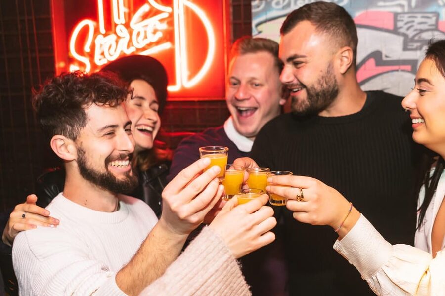 Rome: Forbidden History Walking Tour & Pub Crawl with Drinks - Italian drinks with a local flavor