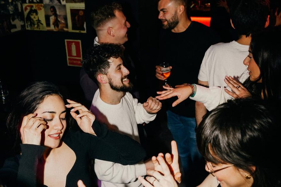 Rome: Forbidden History Walking Tour & Pub Crawl with Drinks - Practical advice for a better evening