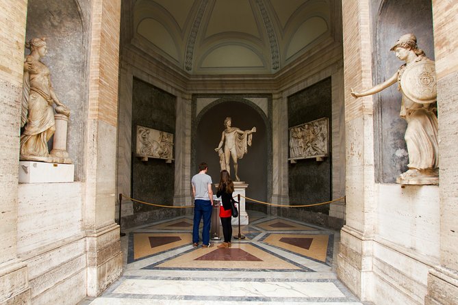 Rome in a Day Tour with Vatican, Colosseum and Historic Center - Piazza Venezia and lunch near Largo Corrado Ricci