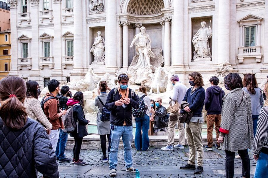 Rome: Rome at Night Evening Historical Walking Tour - The Trevi Fountain under evening lights