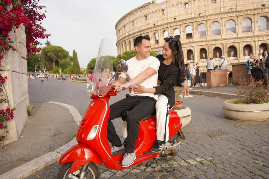 Rome: Vespa Photo Tour with Historic City Highlights - Circus Maximus and the feeling of Roman streets