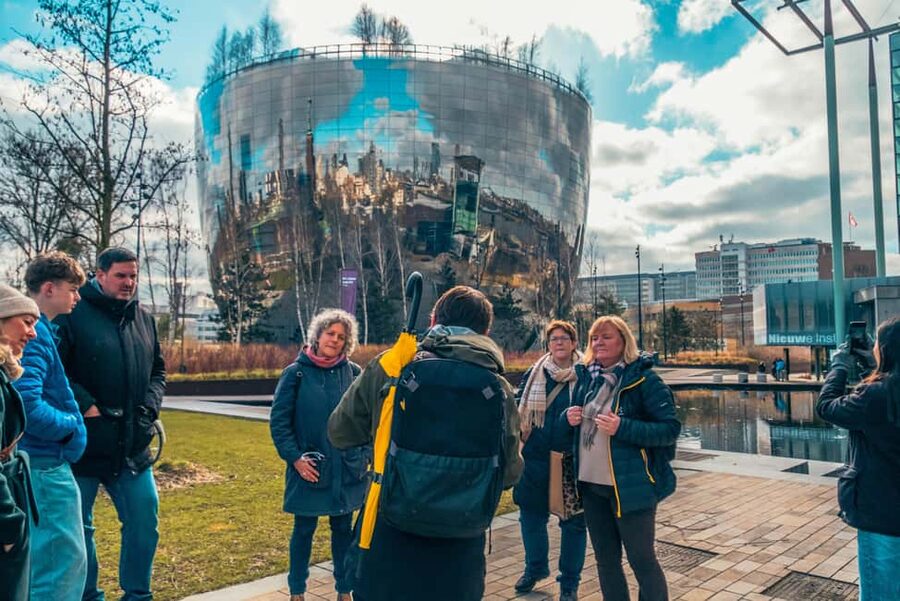 Rotterdam: Highlights, Gems, Architecture & History Walk - How the guides shape the experience