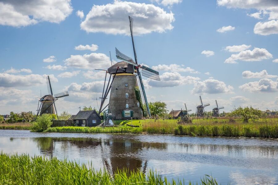 Rotterdam: Kinderdijk UNESCO World Heritage Entry Ticket - Start with the film and exhibition