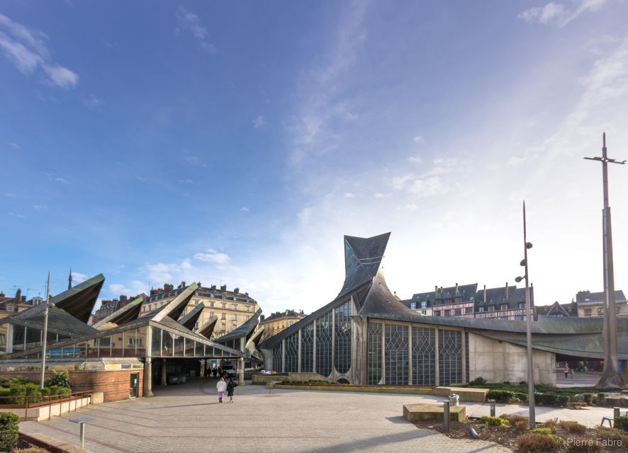Rouen: Guided Tour of the Historic Center - The Rouen courthouse and the city’s changing face