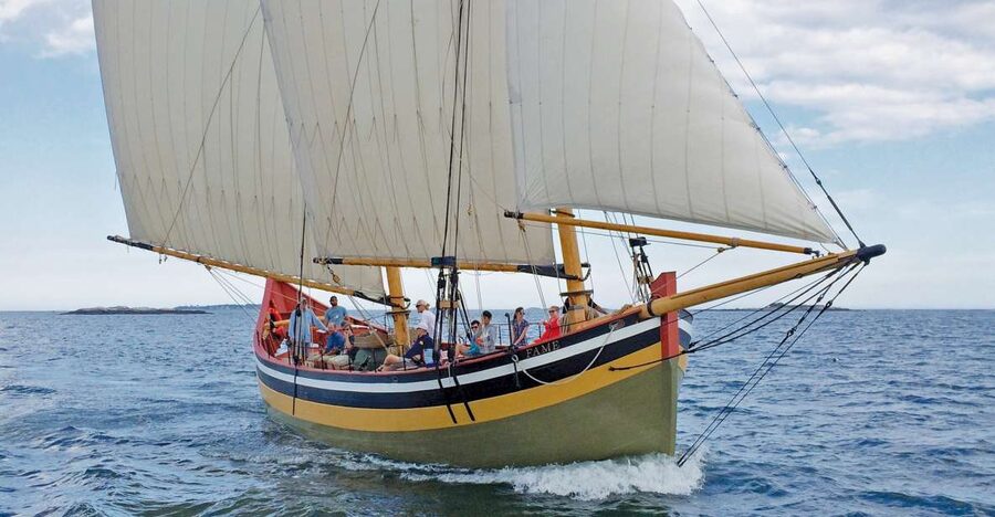 Salem: Historic Schooner Sailing Cruise - The first minutes aboard the Fame