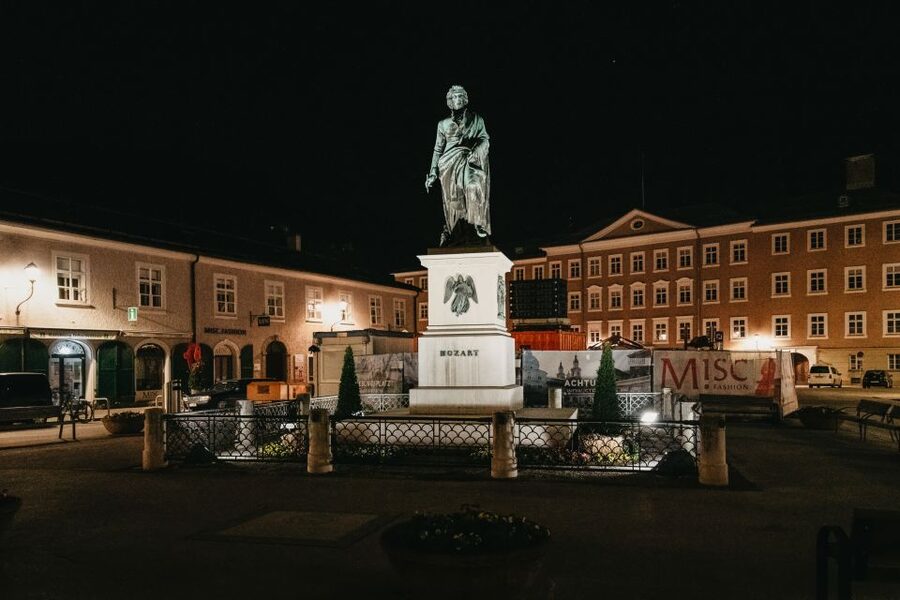 Salzburg: Dark History Tour - Dark facts with a humorous guide