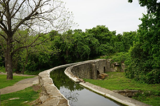 San Antonio Missions UNESCO World Heritage Sites Tour - The Espada Aqueduct, a small stop with a big purpose
