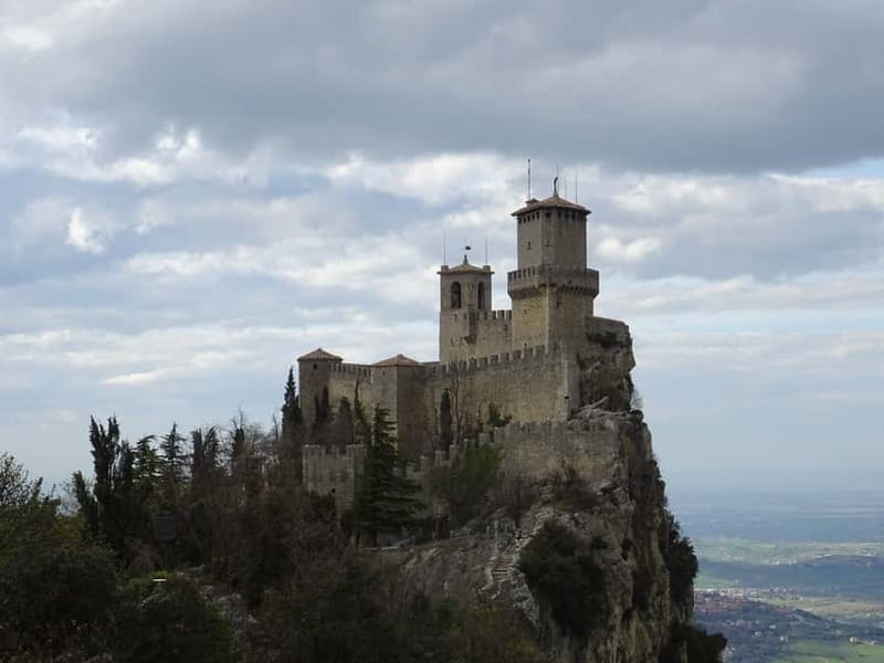 San Marino: Private Historical City Center Walking Tour - Stories, legends, and a human guide