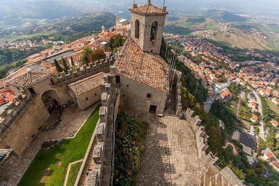 San Marino: UNESCO World Heritage Site Private Tour - Passo delle Streghe and the Adriatic view