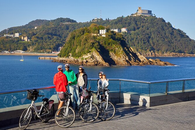 San Sebastian E-bike trour: Basque History and Cultural. - La Concha Beach and the Boulevard