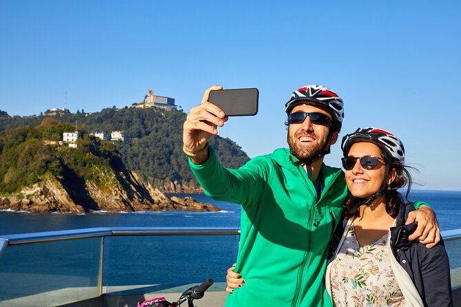 San Sebastian E-bike trour: Basque History and Cultural. - Gros, Cataluña Plaza, and Zurriola Beach