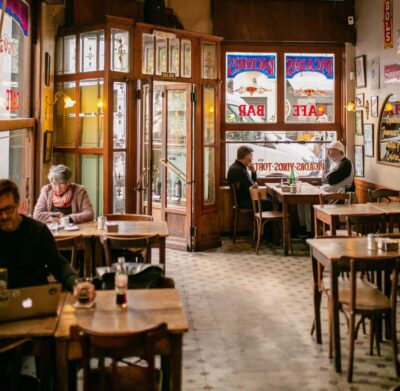 San Telmo: Historical Guided Tour with Street Food & Drinks