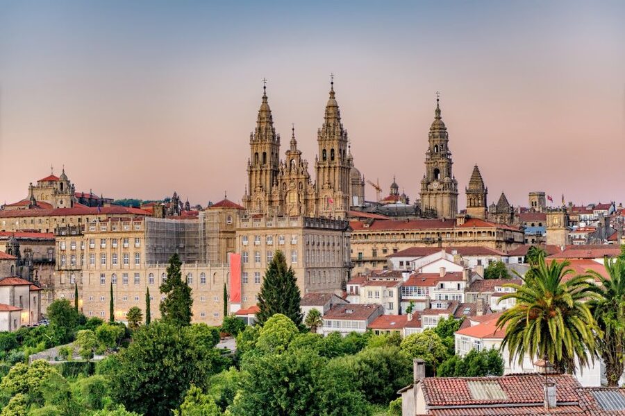 Santiago: Historic Walking Tour and Highlights - Obradoiro Square and the face of the Cathedral