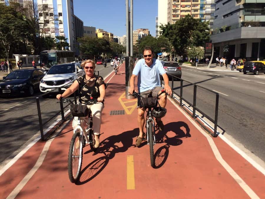 São Paulo: Downtown Historical Bike Tour - The guides make the difference