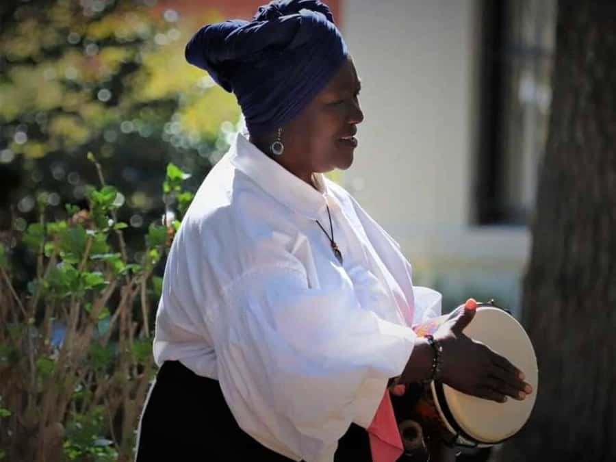 Savannah: African American History Tour - Johnson Square and the reality of public auctions