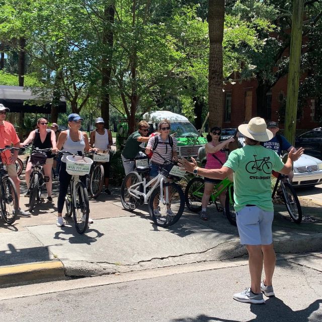 Savannah: Historic District Guided Bike Tour - Forsyth Park And The Cathedral Basilica