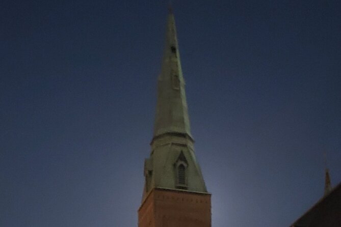 Savannah History and Haunts Candlelit Ghost Walking Tour - The history behind the haunts