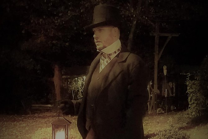 Savannah History and Haunts Candlelit Ghost Walking Tour - Weather and what to wear