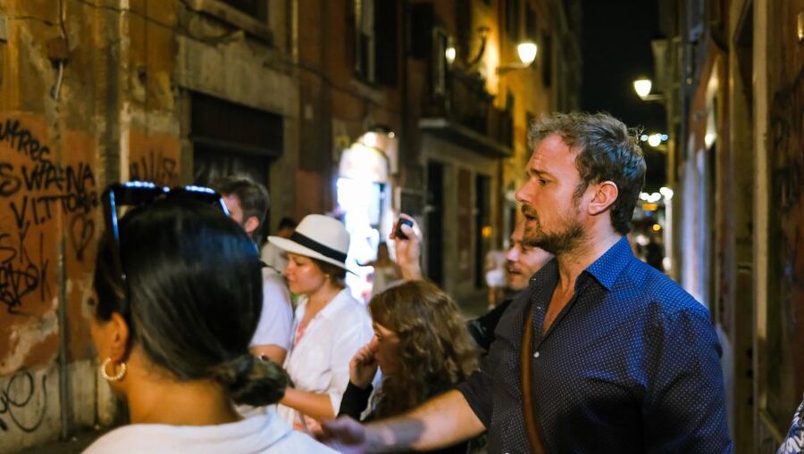 Secrets of Rome: Historical True Crime Small Group Tour - Piazza Farnese and the powerful people behind Rome