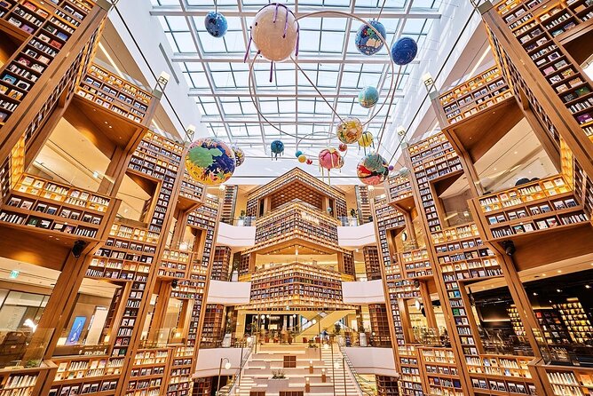 Seoul: Suwon Hwaseong & Waujeongsa & Starfield Heritage Tour - Finding Starfield Library in Suwon