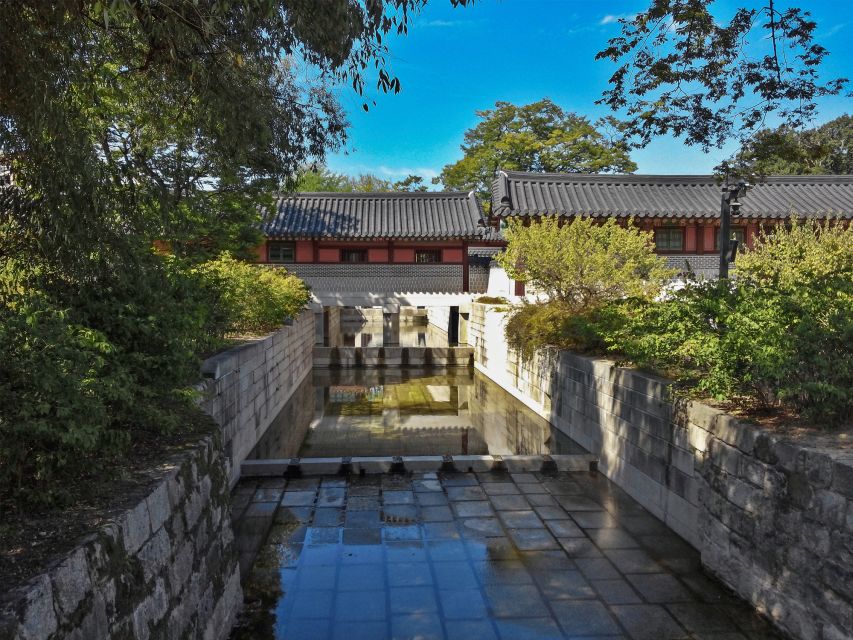 Seoul: UNESCO Heritage Palace, Shrine, and More Tour - Guides who add practical value