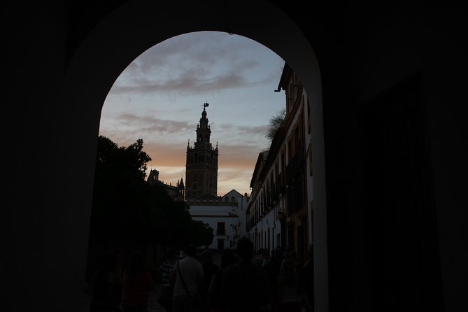 Seville Evening Historical Tour with Haunted History - Calle Fabiola and the old Jewish quarter