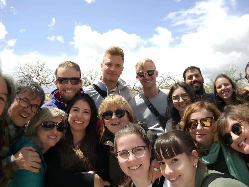 Seville in 1 Day Tour: Historic Center, Monuments, and Jewish Quarter - Why this two-hour route works in Seville