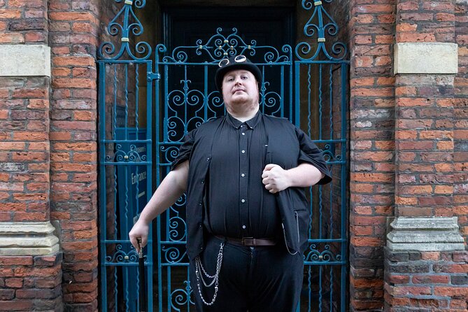 Shadows of York: Ghost Walk and Horrible History. - A 90-minute route that does not feel like exercise