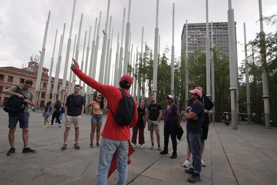 Shared Medellín Downtown Tour with Wireless Audio - Key points at a glance