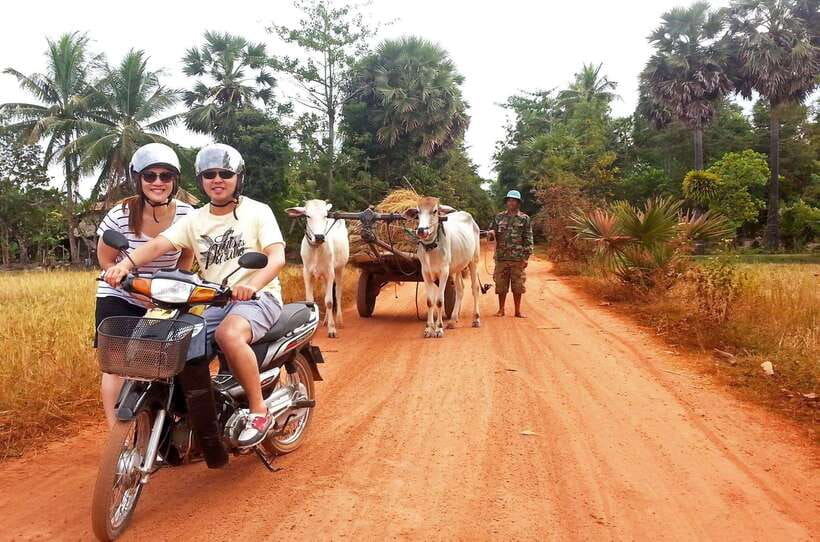 Siem Reap: 3-Hour Ancient Trails Motorbike Tour - Group size, guide quality, and the pace of the tour