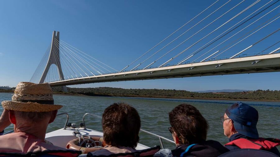 Silves History - Nature Boat Tour - free drink and Port wine - Why the Ferragudo to Silves route feels different