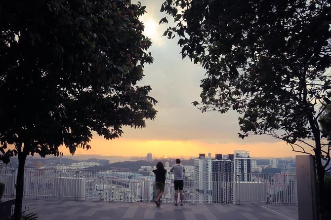 Singapore Group History & Culture Walking Tour - Marina Bay at sunset