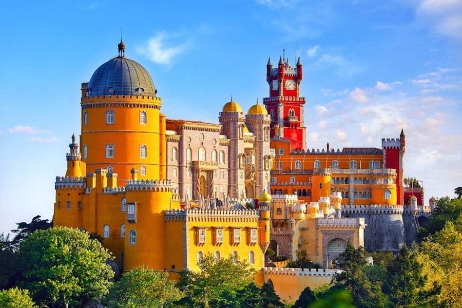 Sintra: Private Sightseeing Tuk Tuk Tour - Biester Palace and Park