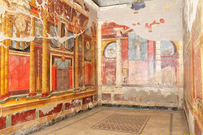 Skip-the-Line Half-Day Private Tour Ancient Pompeii Highlights with Native Guide - Meeting your guide at Piazza Esedra
