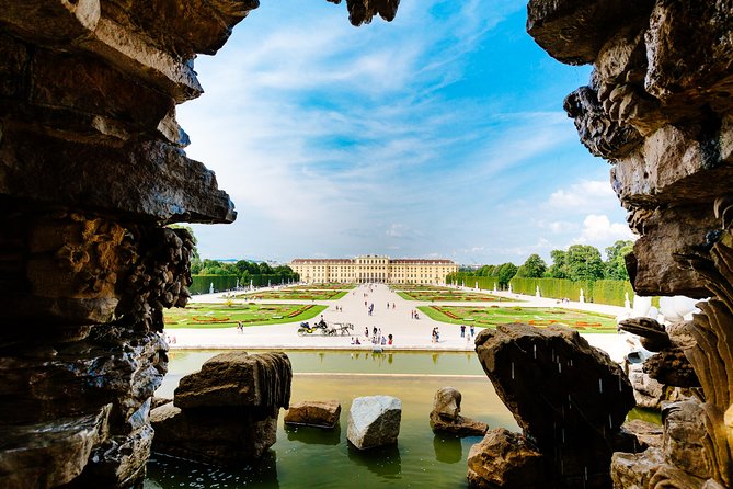 Skip-the-Line Schonbrunn Palace Guided Tour and Vienna Historical City Tour - What you can and cannot see in 45 minutes