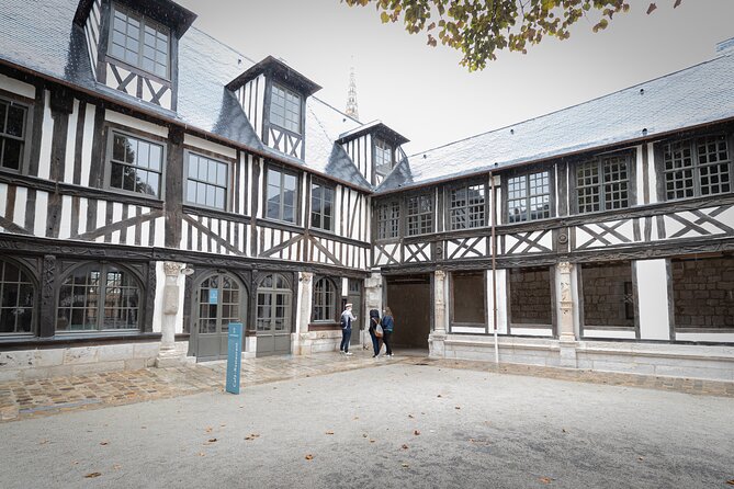 Small Group Guided Tour of the Secret History of Rouen - Small touches that shape the experience