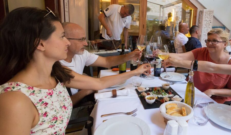 Split: Historical & Gastro Treasures Tour with Green Market - Lunch in a Traditional Konoba