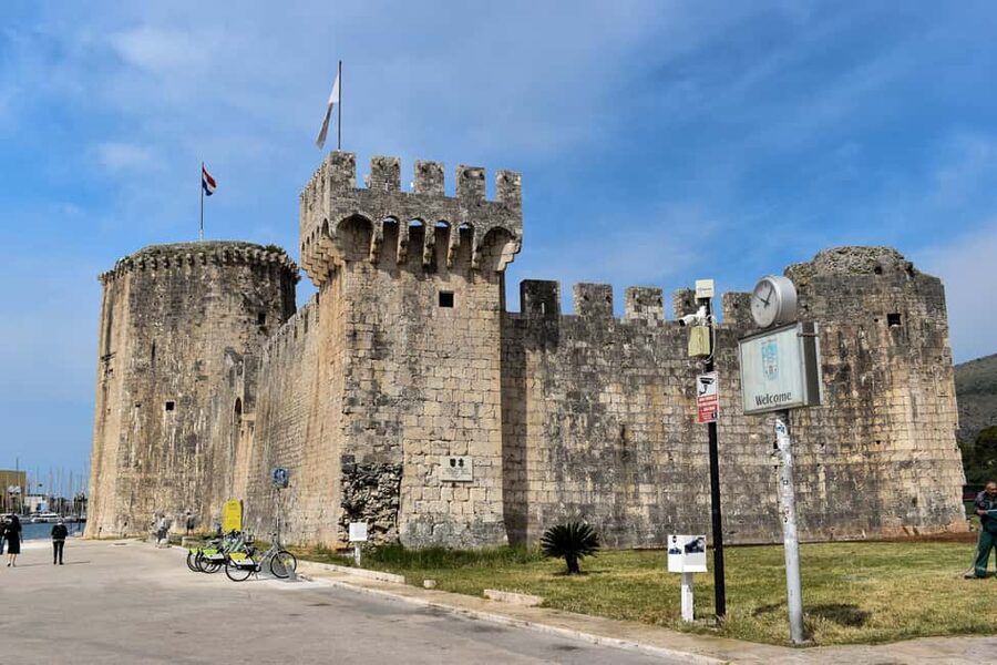 Split: Historical Tour of Salona, Klis Fortress and Trogir - Stella Croatica: a flavorful stop without a full meal